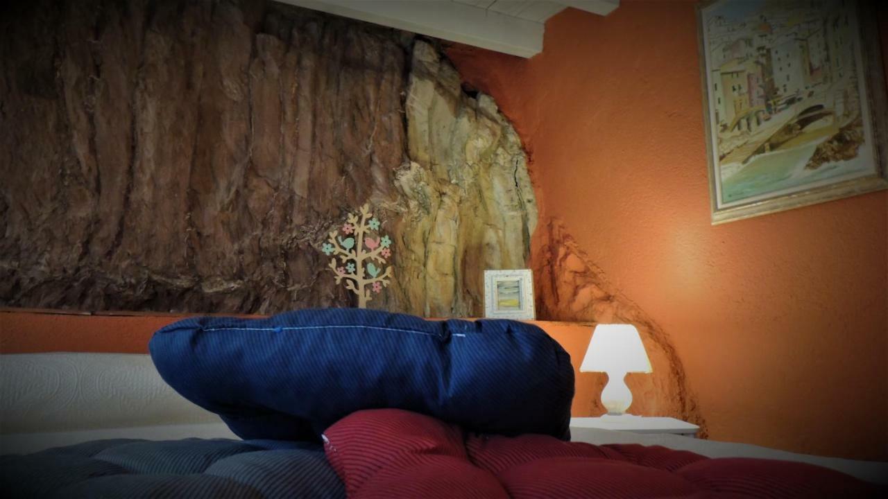 ריקו דל גולפו די ספאציה Borgo Di Codeglia - Country Rooms מראה חיצוני תמונה